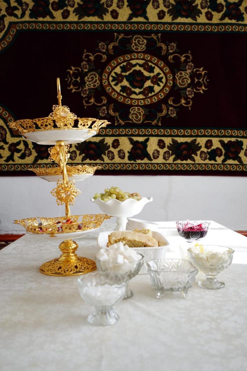 Guest House Bereke In Kyzart Village Bagysh ภายนอก รูปภาพ