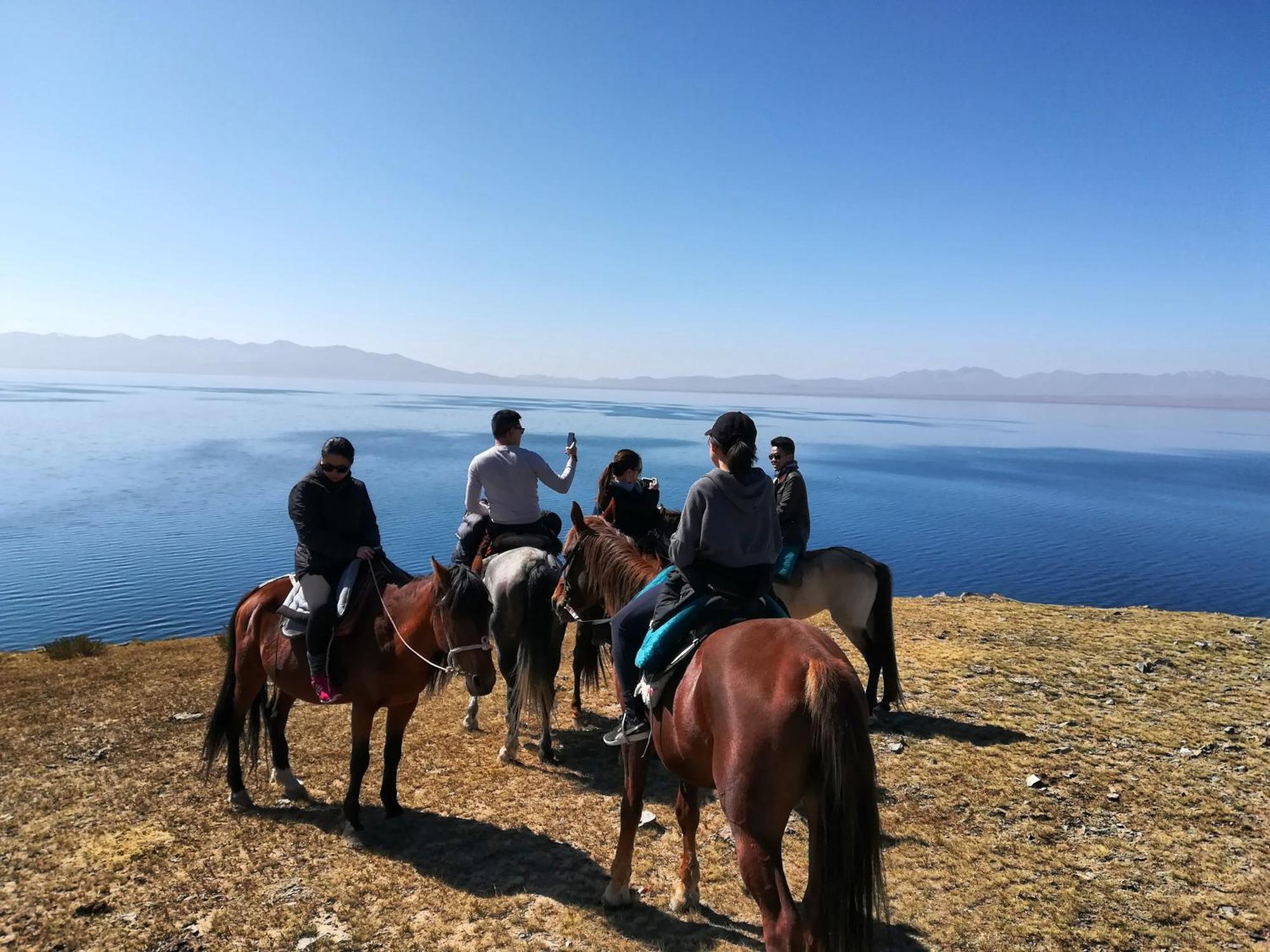 Guest House Bereke In Kyzart Village Bagysh ภายนอก รูปภาพ