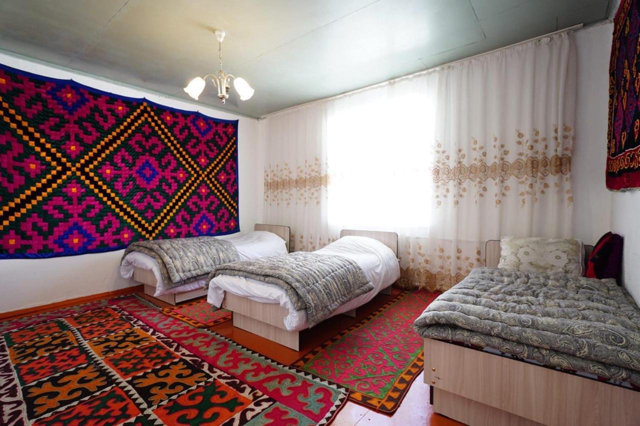 Guest House Bereke In Kyzart Village Bagysh ภายนอก รูปภาพ